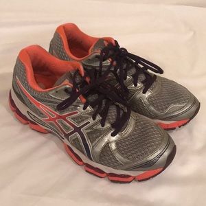 Asics Gel-evate 2 tennis shoes